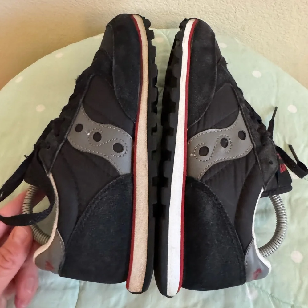 Saucony Jazz Black Sneakers Womens Size 6